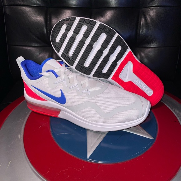 Nike shoes - Picture 1 of 5